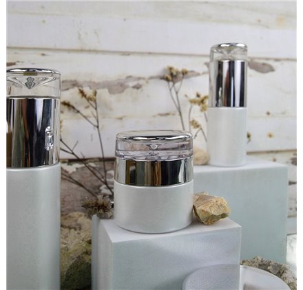 Frasco Cosmética branco tampa prata 30ml